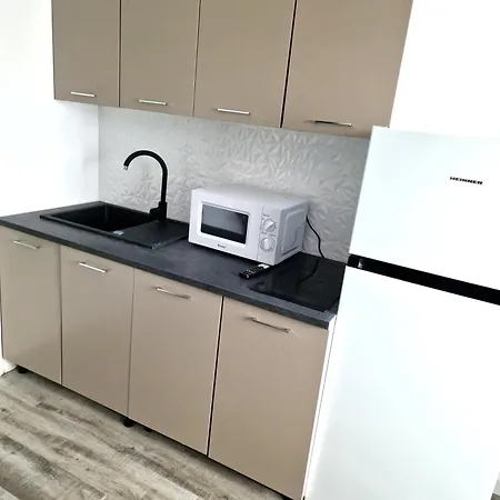 Azzur Aparthotel 3*